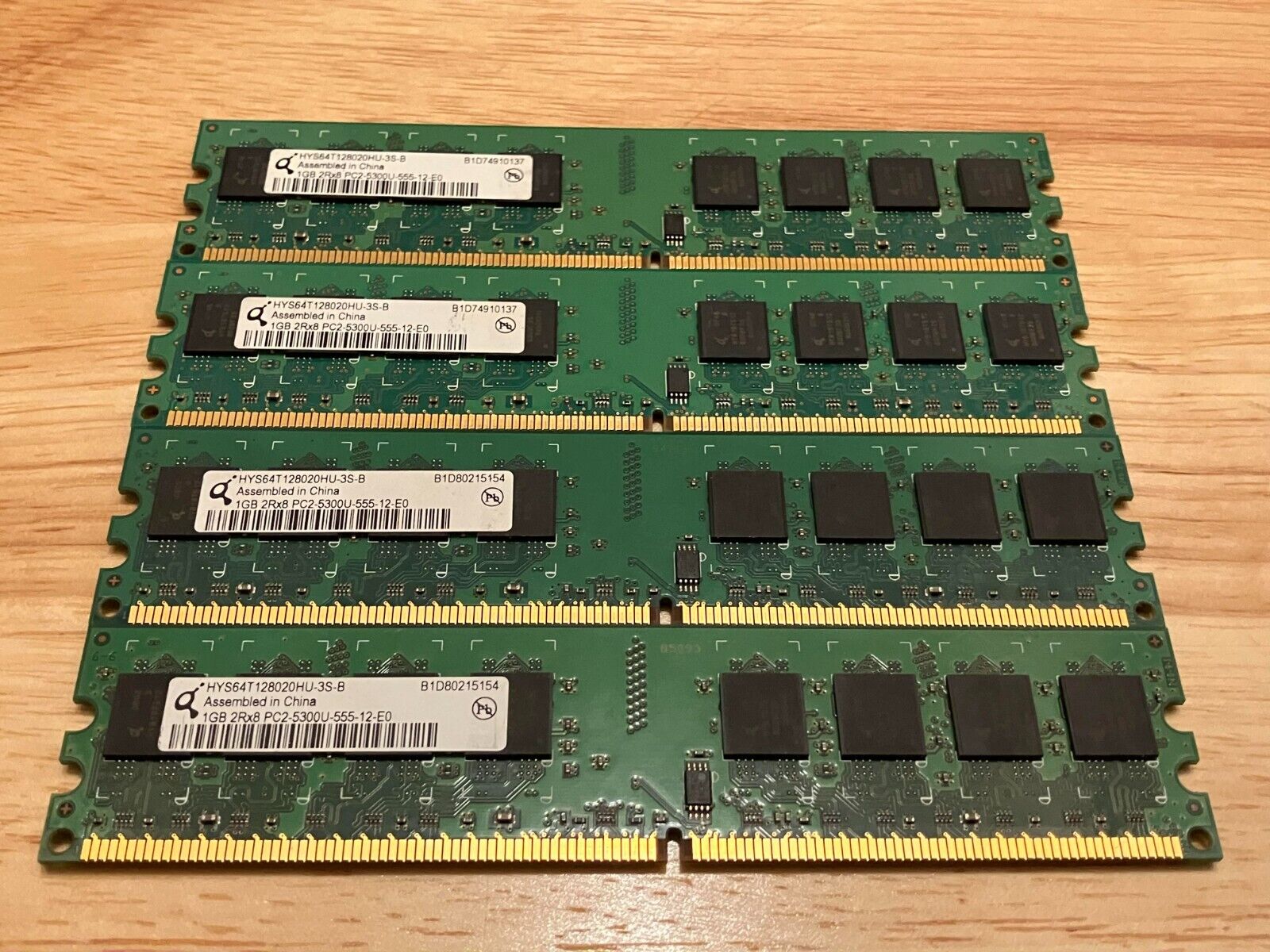 Hynix 4GB Kit (4x1GB) PC2-5300U DDR2 1.5V Non-ECC DIMM RAM