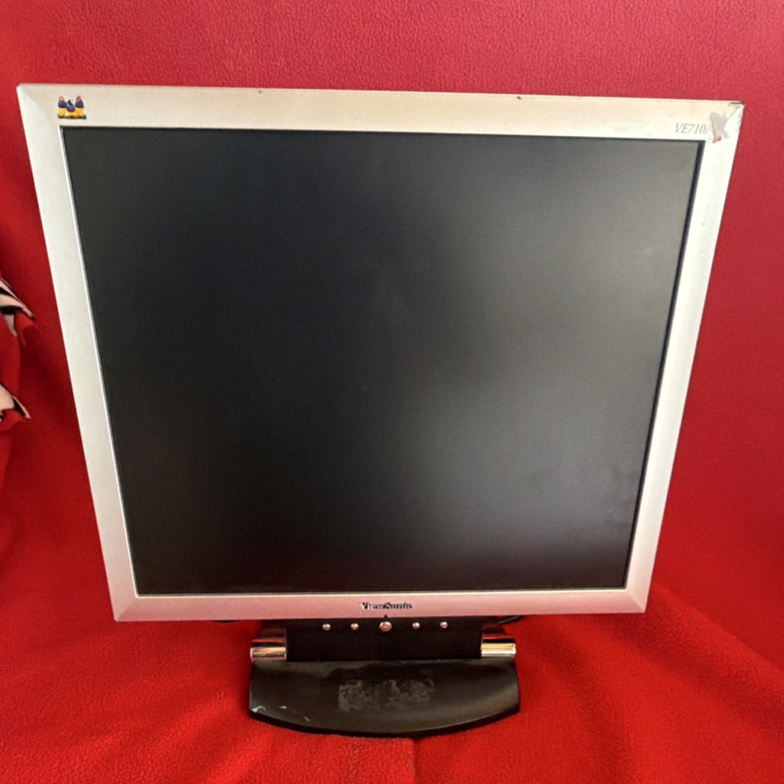 View Sonic Ve710s 17” LCD Flat Panel VGA Computer Monitor