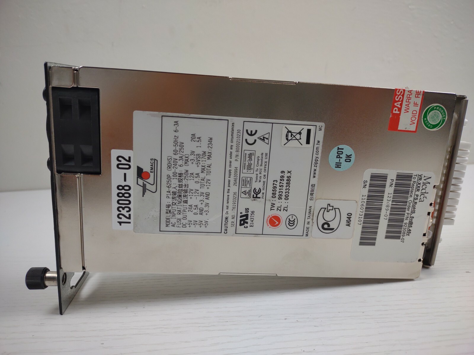  Zippy P1A-6250P 250W 1U Single Power Supply