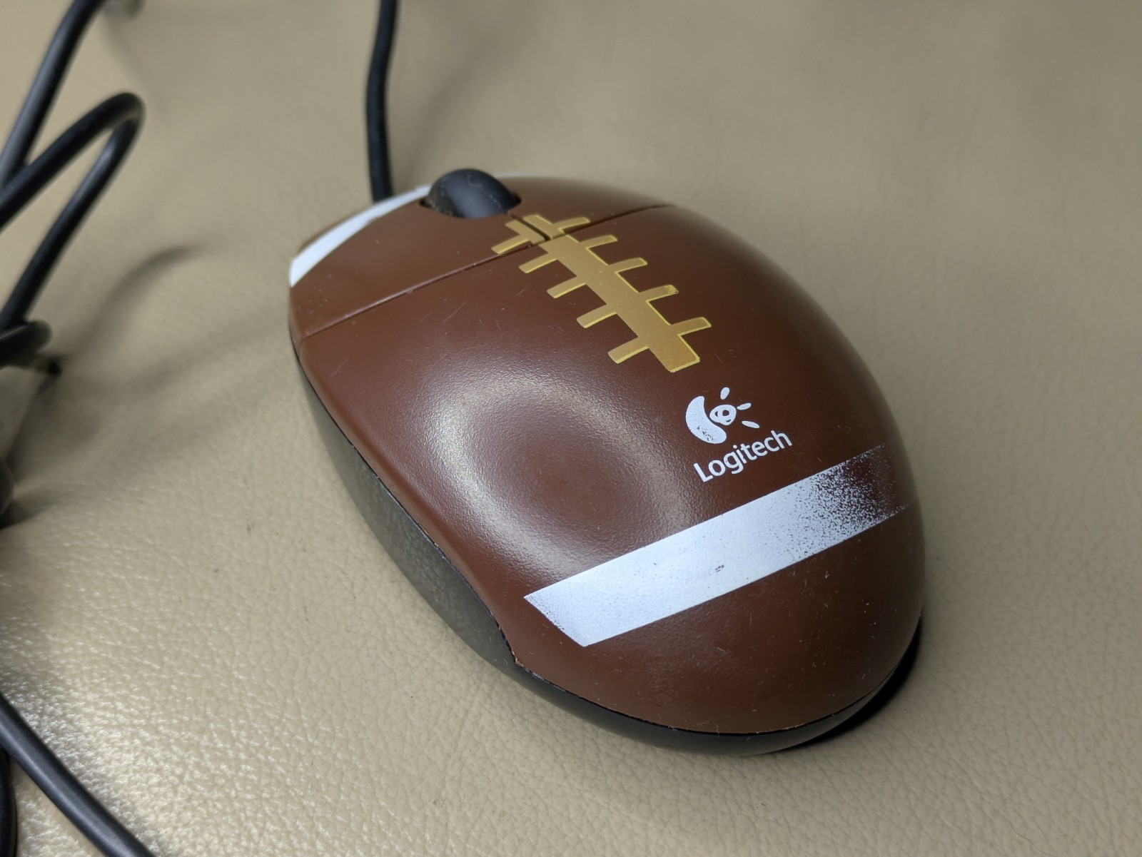 Logitech Football Mouse M-UV55a Wired USB -Tested Working