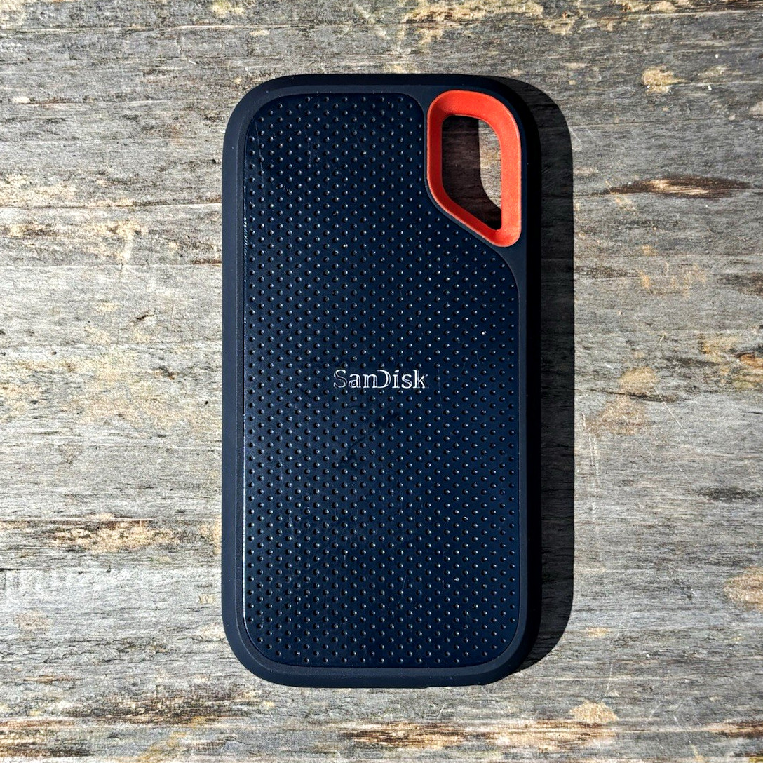 SanDisk Extreme Portable SSD 1TB USB-C 1050MB/s 10Gbps Black/Red