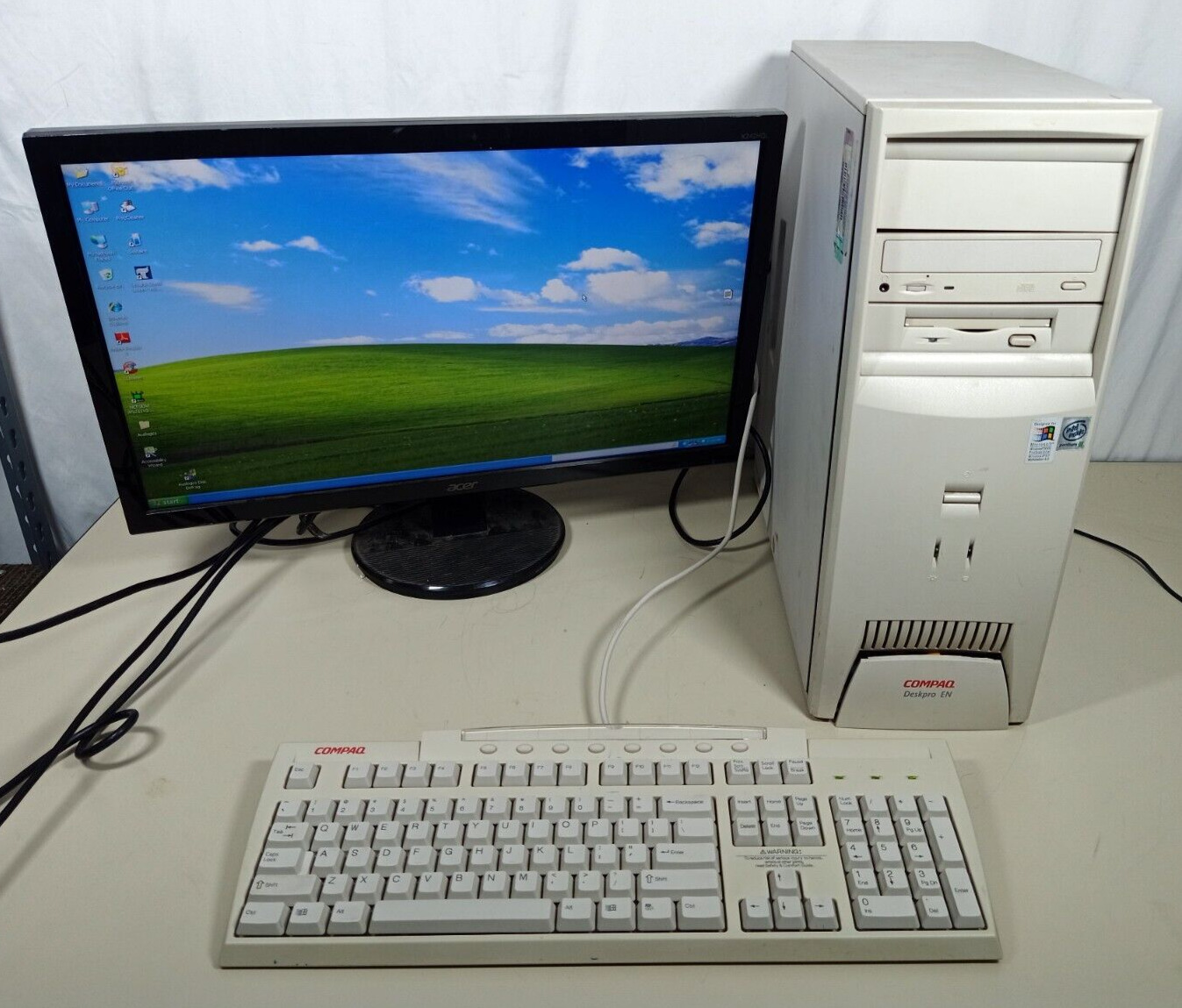 Vintage Compaq DeskPro EN Pentium III 730MHz 512MB RAM 40GB HDD Windows XP