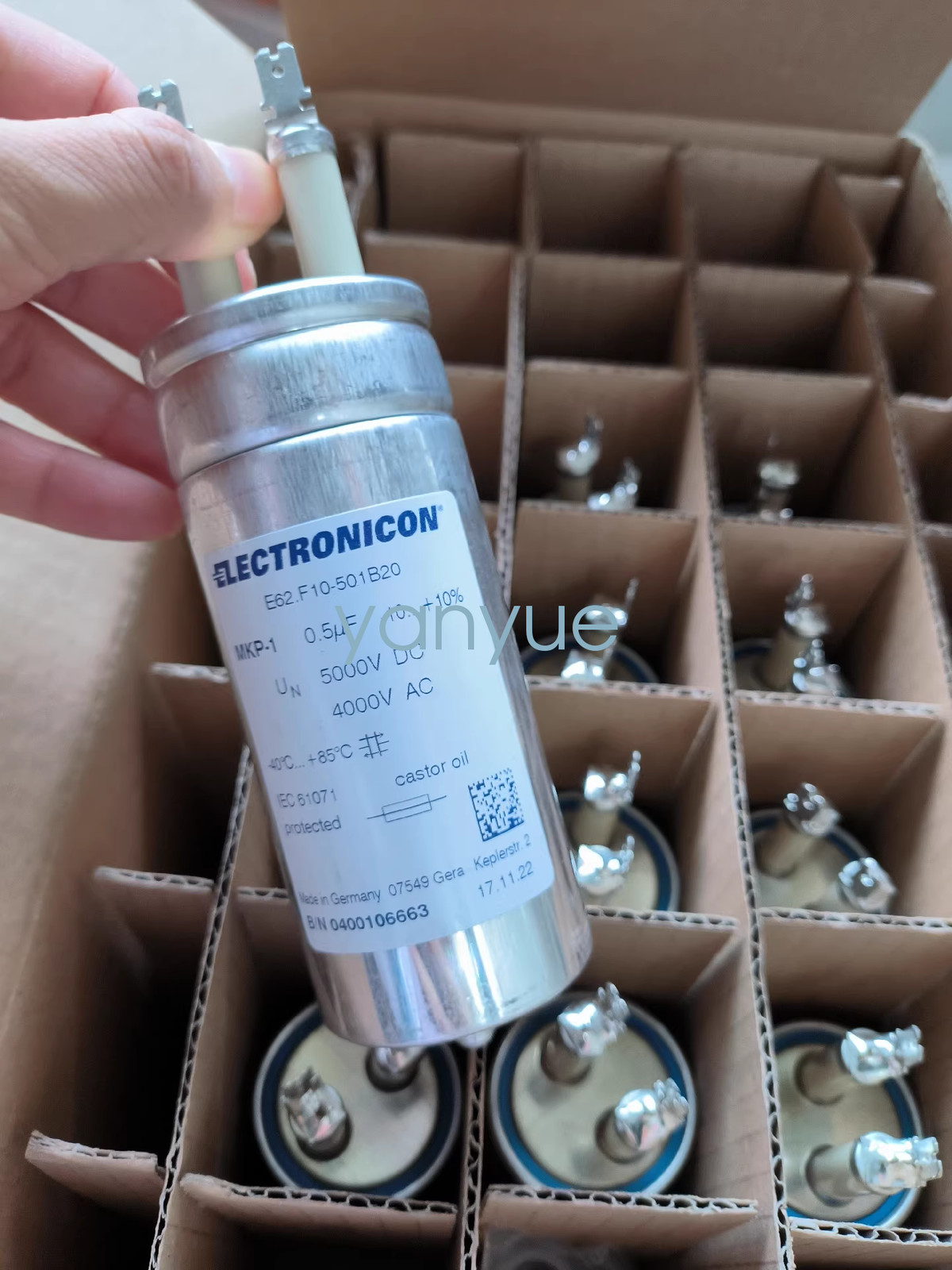1PCS electronic E62.F10-501B20 capacitor new via FedEx or DHL