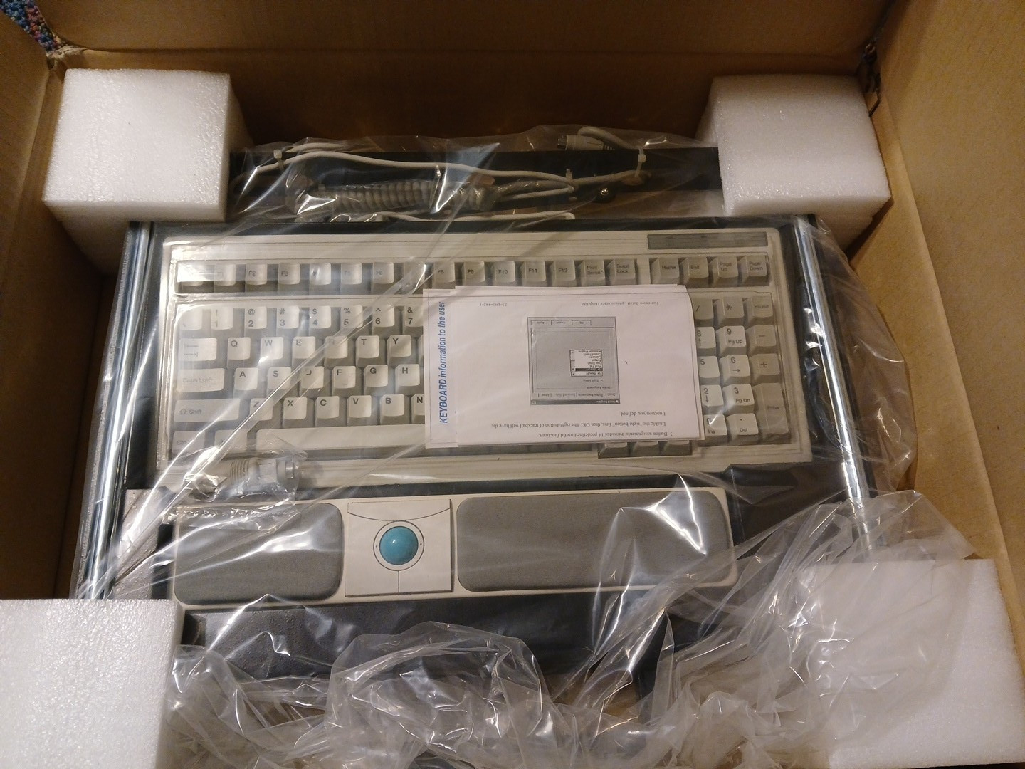 Rack-mount industrial keyboard PIK-215A-KTS BLACK 101-key & Trackball