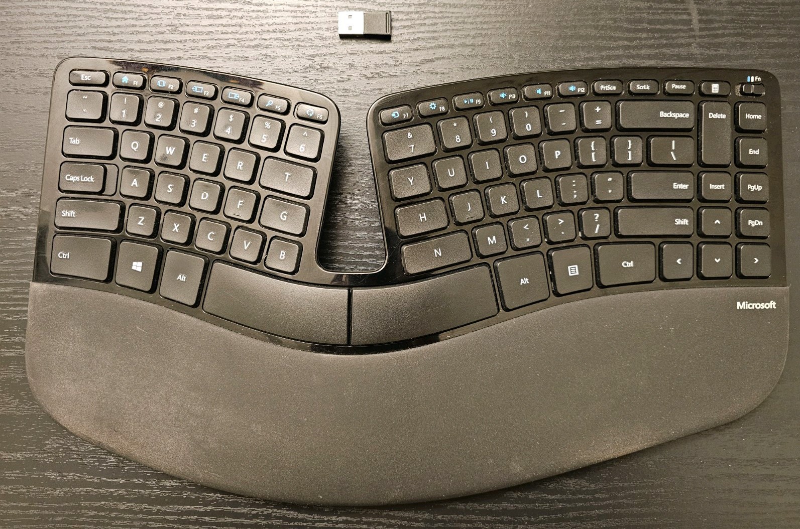 Microsoft Sculpt Ergonomic Wireless Keyboard Model 1559 /w USB Dongle Tested