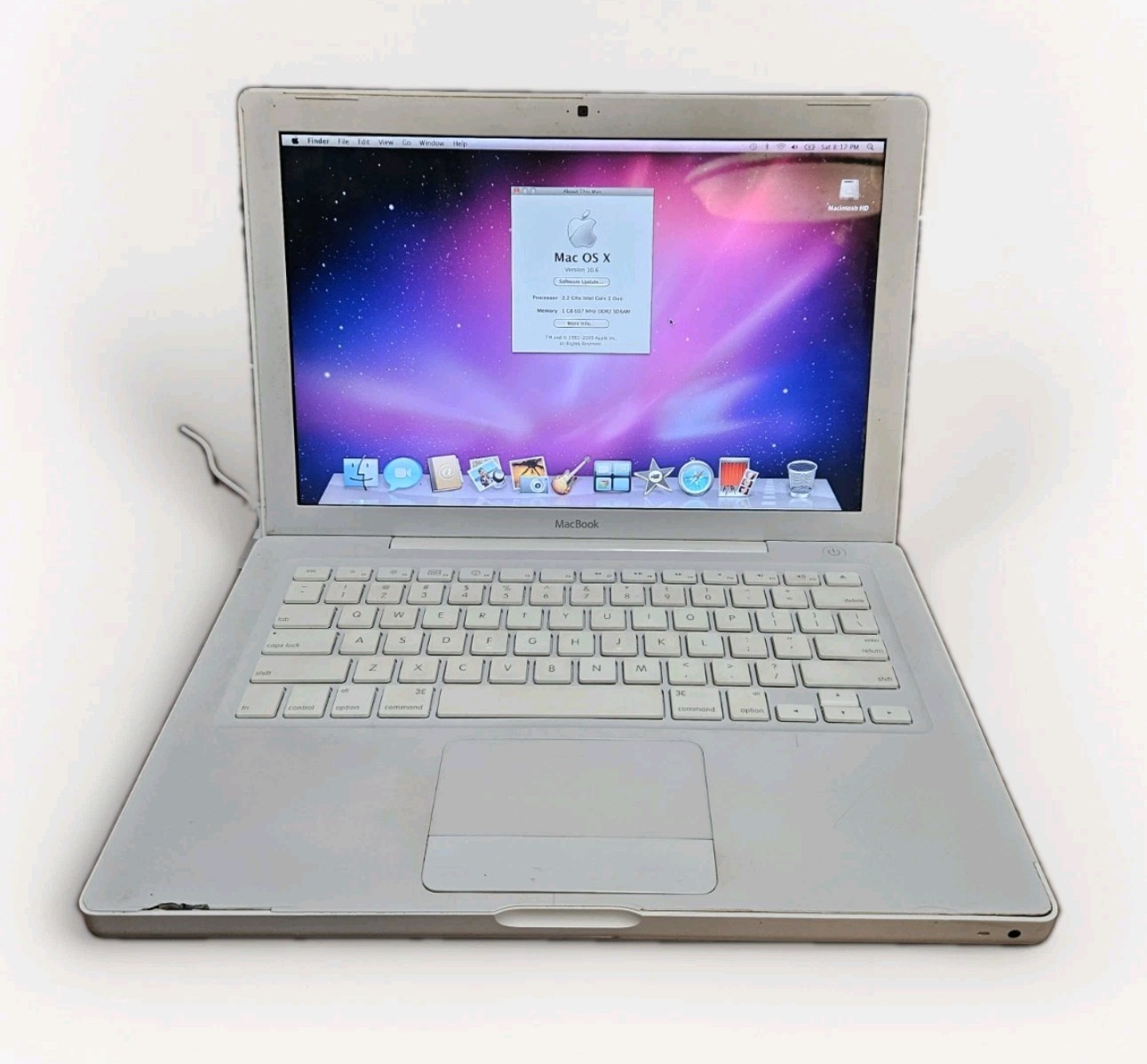 Apple Macbook Notebook 13.3" Core 2 Duo @2Ghz 1GB RAM A1181