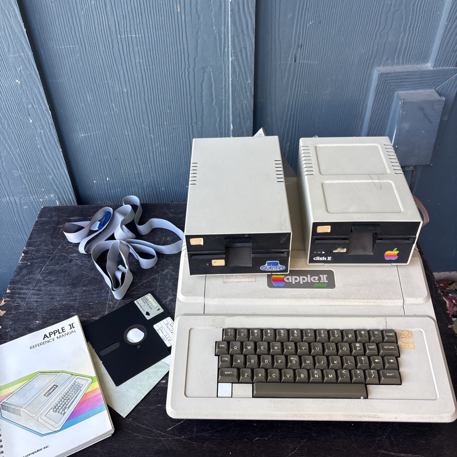 Apple II Plus A2S1016 w/ 2 Drives Language Card DOS 3.3 Manuals WORKS *VIDEO*