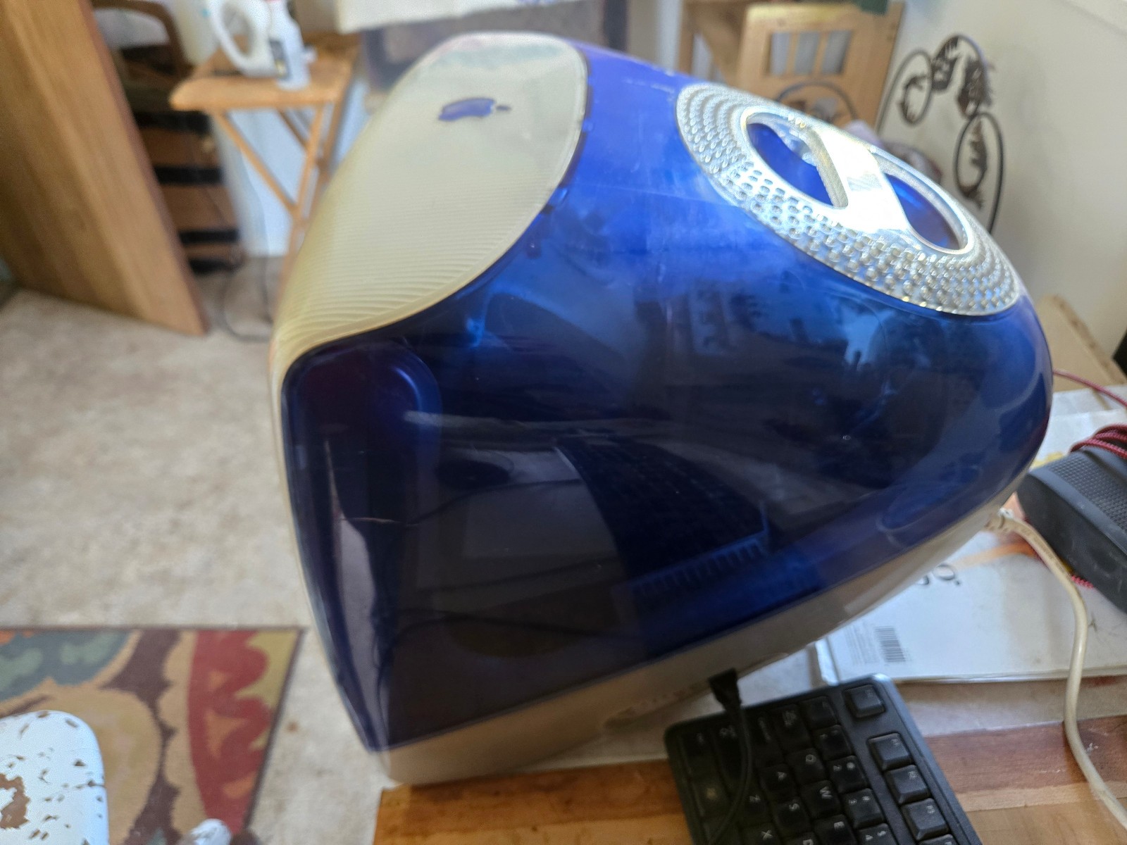 Vintage Apple iMac G3 Blue PC - runs Mac OS X, has no keyboard or mouse