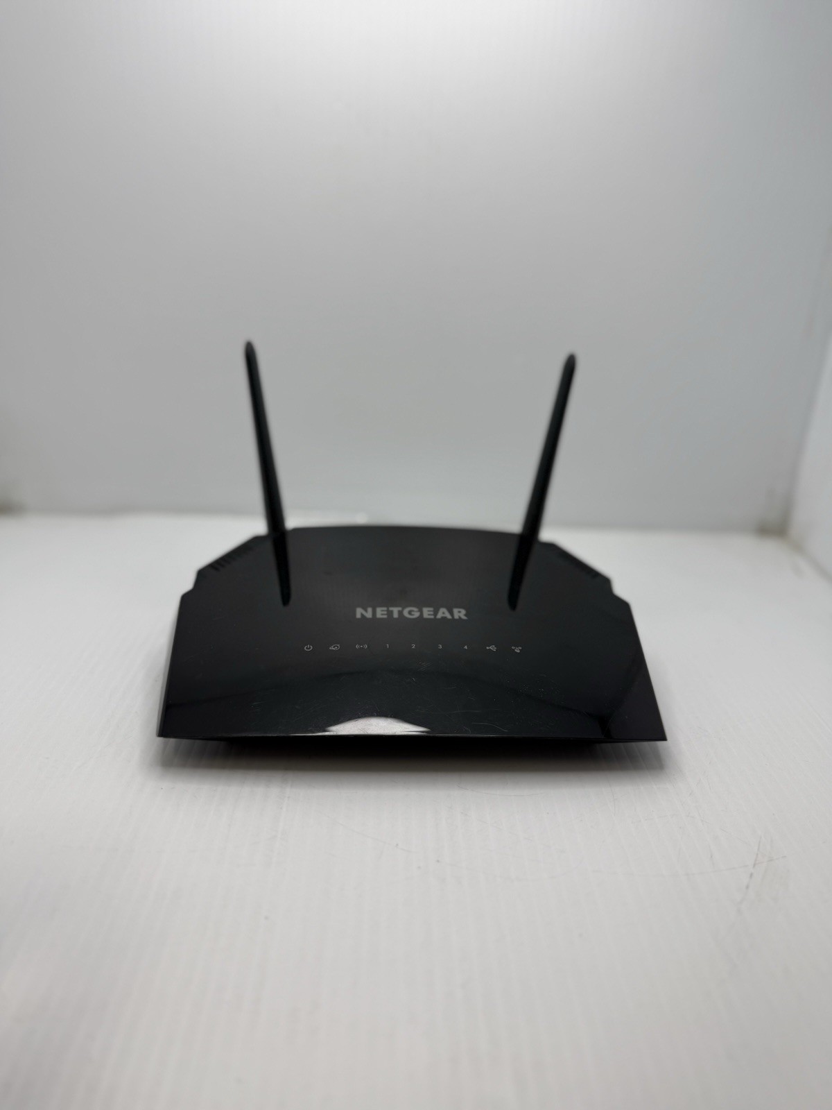 NETGEAR AC1200 1000Mbps 4 Ports 300Mbps Dual Band Gigabit Smart Router 