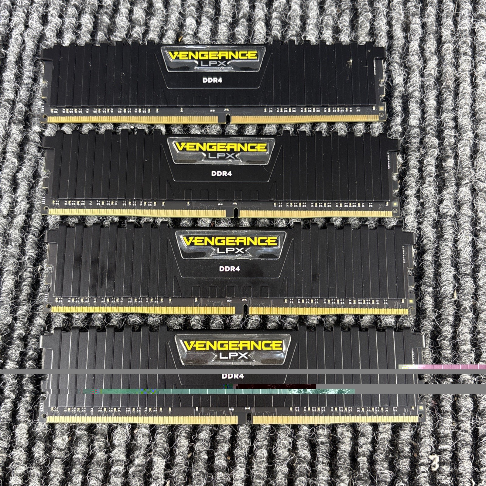 Corsair Vengeance LPX 16GB (4×4GB) RAM DDR4 2133MHz CMK16GX4M4A2800C16