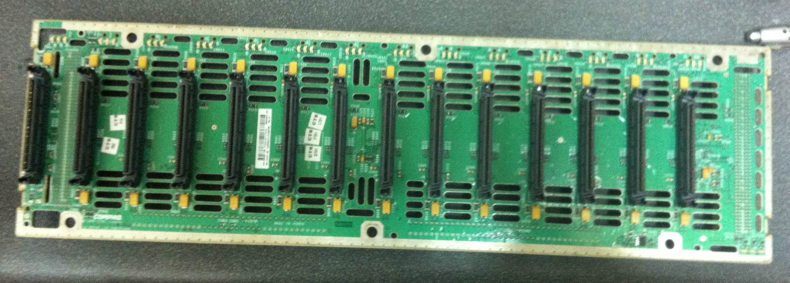 HP 01042-501 Storageworks Array SCSI Backplane Board (14 Device)