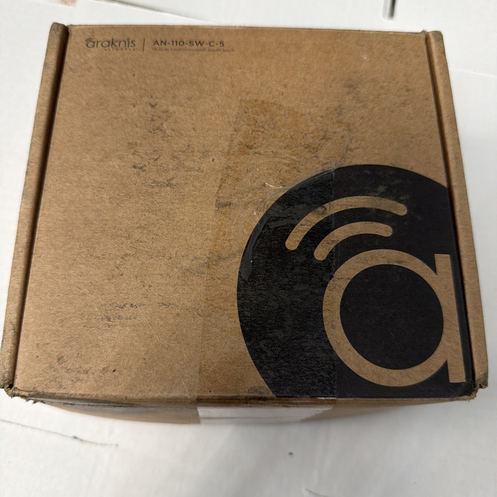 Araknis AN-110-SW-C-5, Unmanaged+ Network Switch - Brand New in Box 