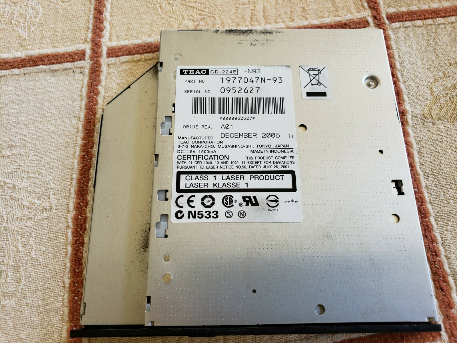 TEAC 1977047B-12 CD ROM DRIVE MODEL CD-224E-B12