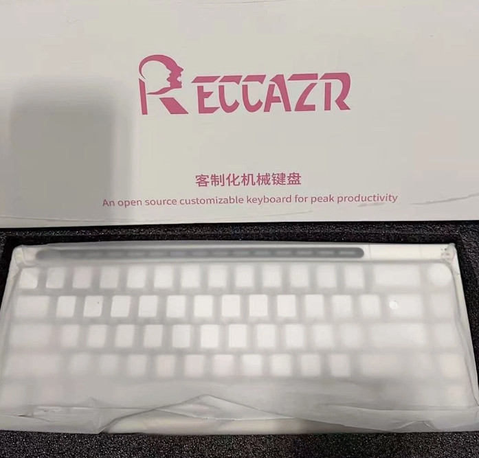 RECCAZR R66 65% Mechanical Keyboard RGB Hot Swap Bluetooth 2.4G USB-C White