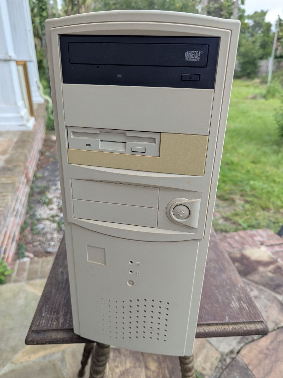 Vintage Beige Desktop PC Tower Computer CD-ROM Floppy For Parts TC