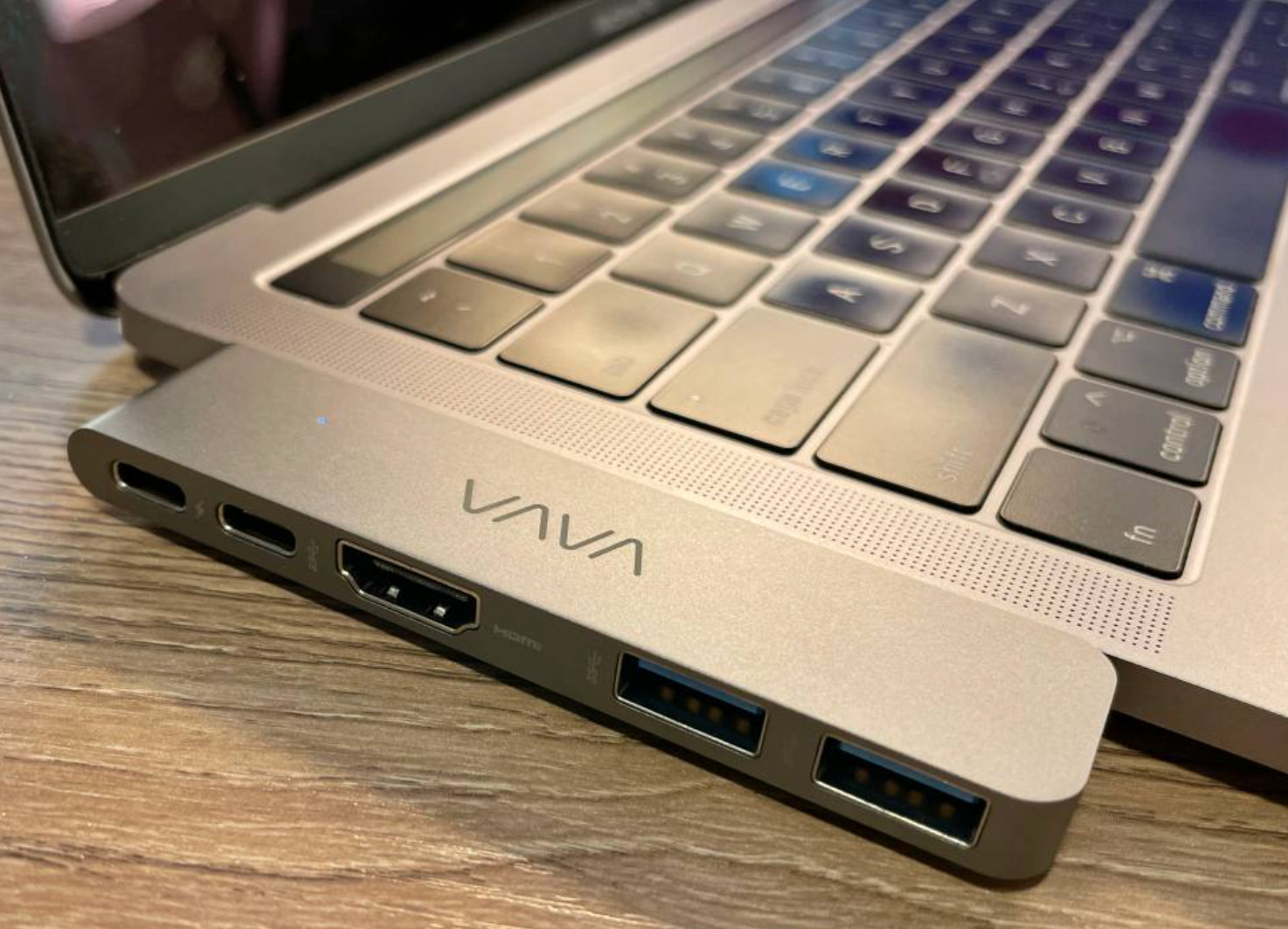 VAVA VA-UC019 5-in-2 USB-C Hub - Space Gray