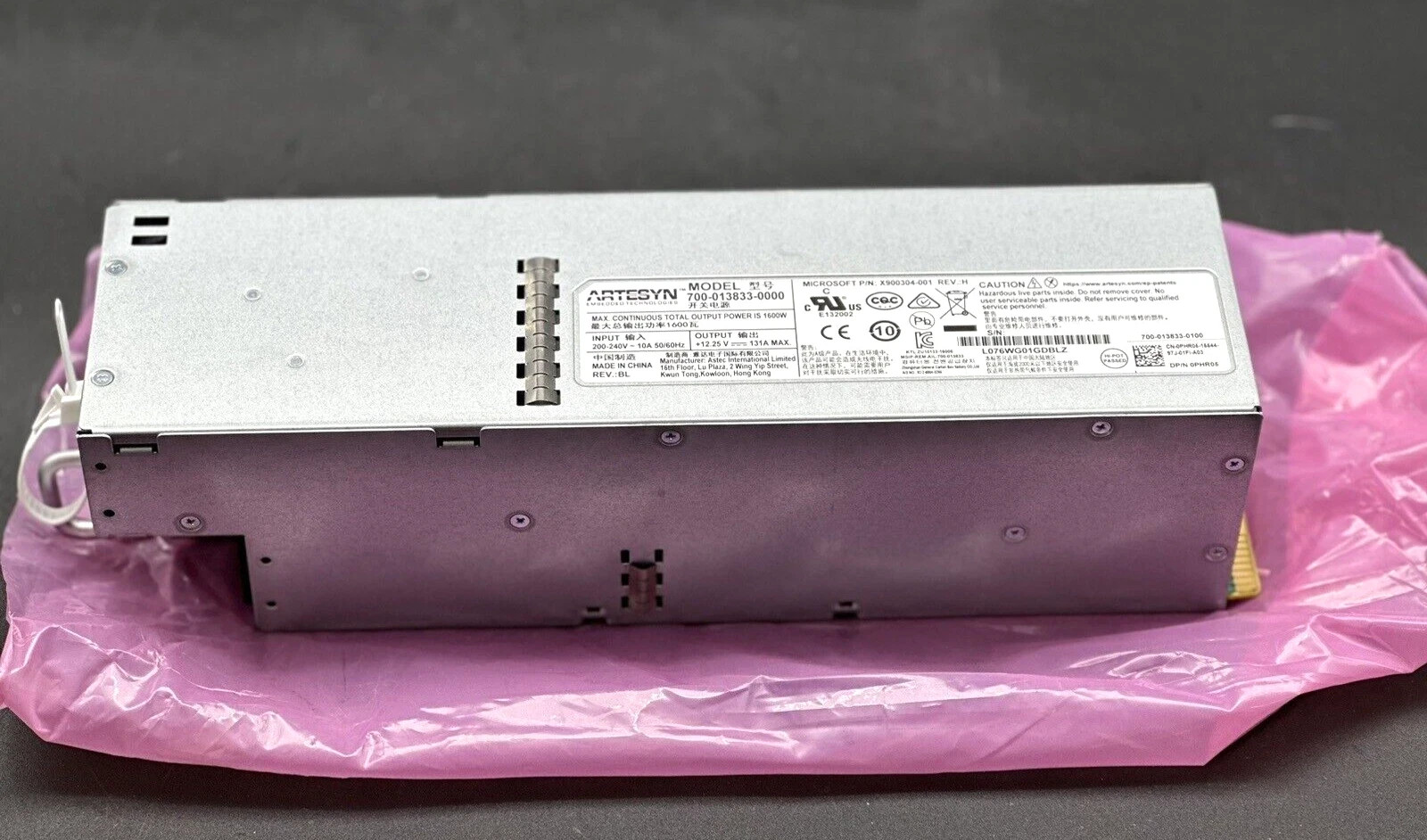 NEW Artesyn 1600 W Power Supply model: 700-013833-0000 X900304-001 PHR05