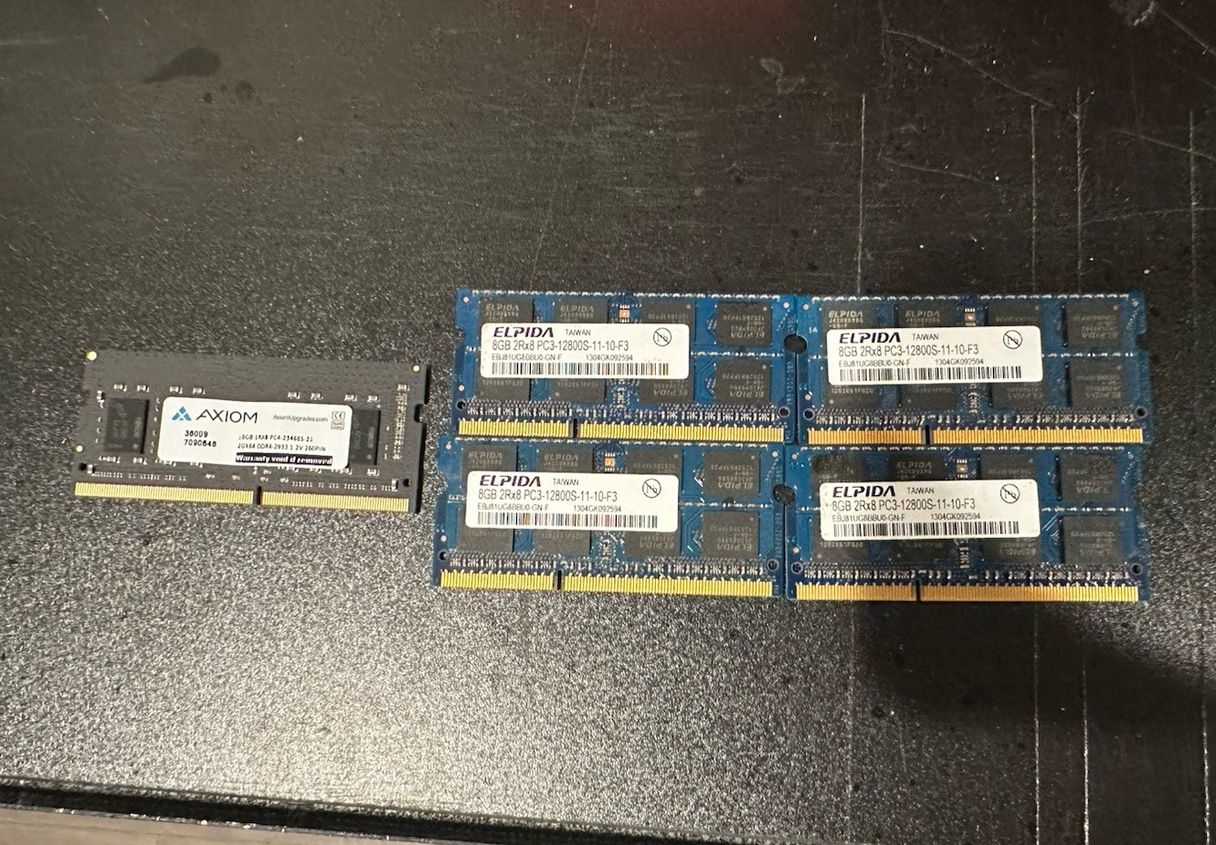 4x8gb + 1x16gb RAM SODIMM Elpida Axiom