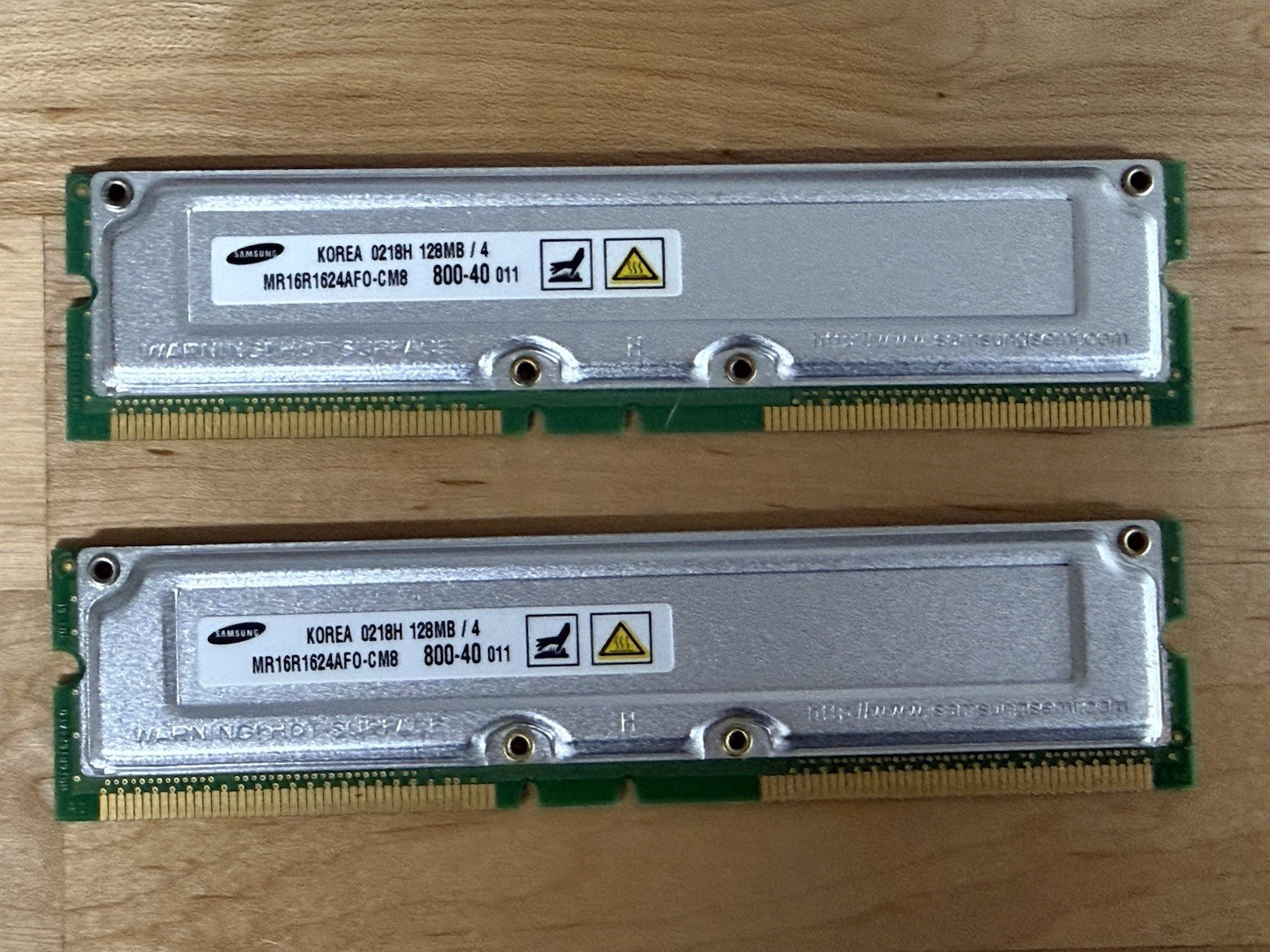 Samsung MR16R1624AF0-CM8 Rambus 2 x 128MB PC800 800MHz 184-Pin