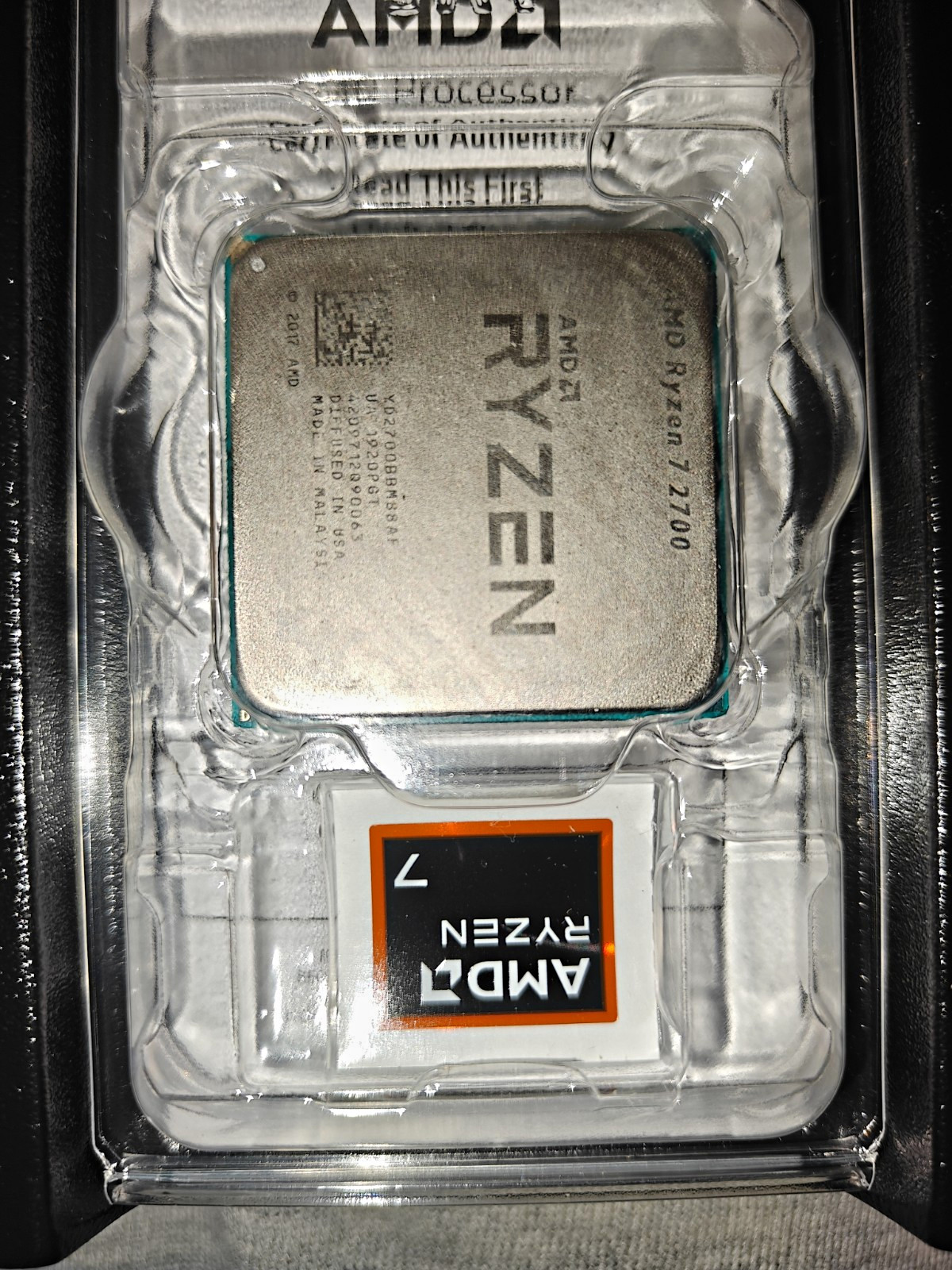 AMD Ryzen 7 2700 8-Core 3.2GHz Socket AM4 CPU YD2700BBM88AF w/ Cooler
