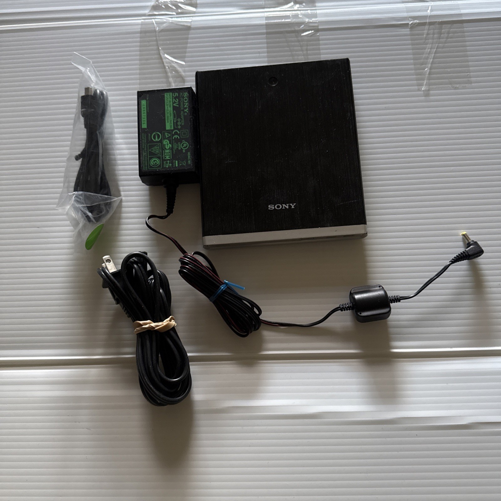 Sony DRX-S70U-W DVD/CD Rewritable Drive RW Slim w/ Power Supply Adapter@Dd Tsd