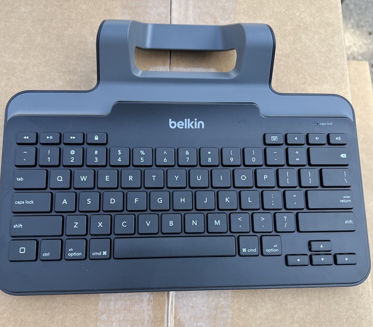 Used  Belkin Wired Keyboard w/ stand for iPad - Lightning Connector B2B130