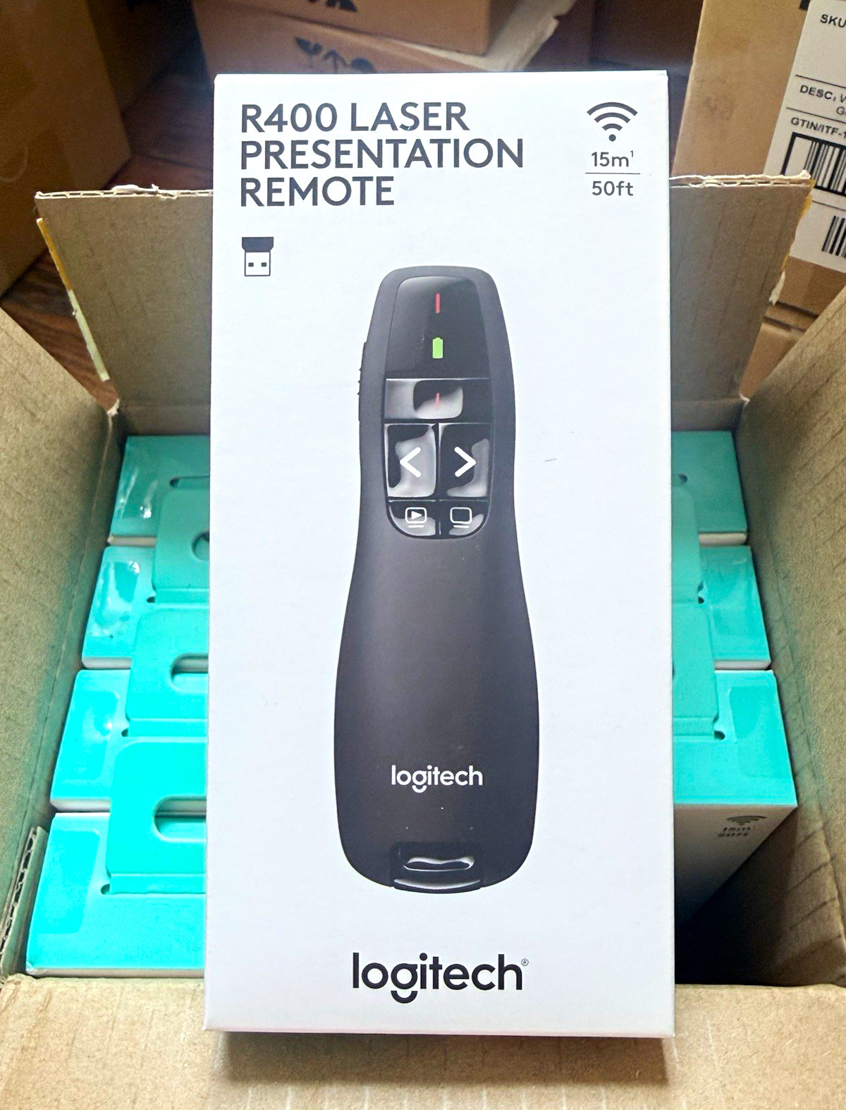 Logitech R400 Wireless Presentation Remote, Laser Pointer, USB Receiver, Black