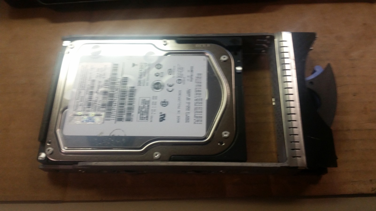 IBM 40K6819 40K6816 23R1771 73GB 15K Fibre Channel Hard Drive with Server Tray