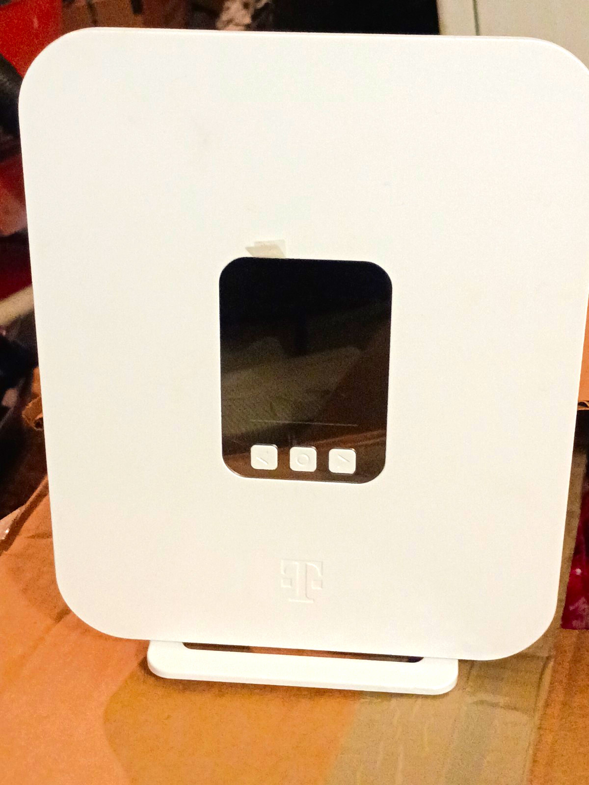 T-Mobile TMOG4SE 5G Home Internet Gateway Router White, 2 LAN, USB-C