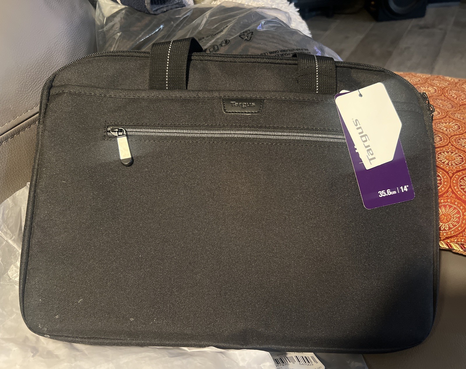 Targus 14" Slipskin Sleeve Laptop Bag, New with tag Black  3 Pockets