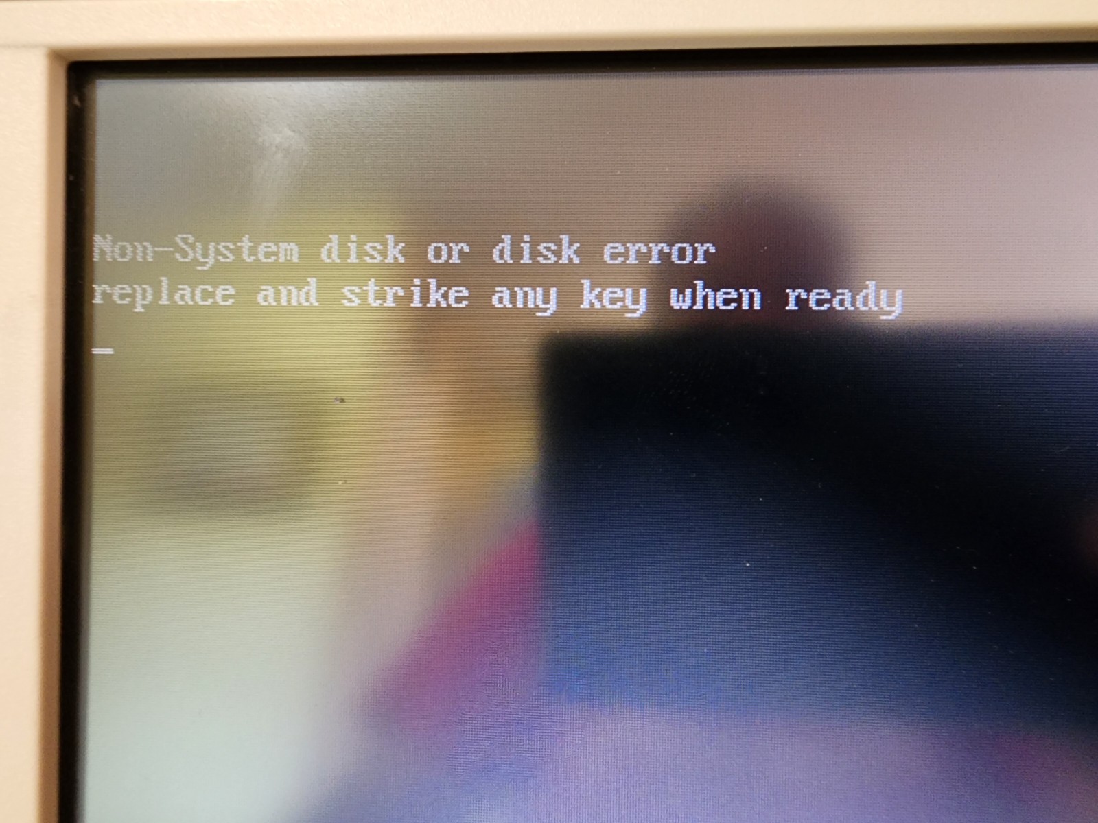 Compaq LTE ELITE 4/75CX  Laptop #1 - AS IS Display Comes On