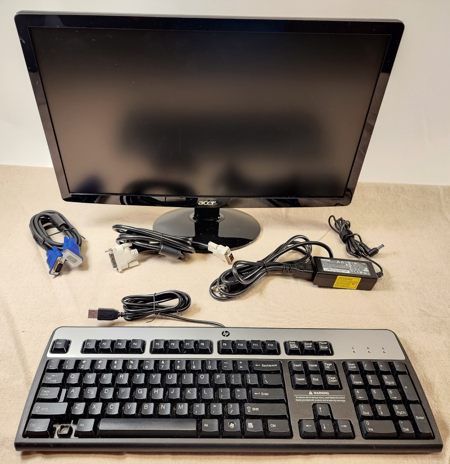 Acer 20” LCD Computer Monitor Model S202HL w/ VGA DVI & Power Cord & HP Keyboard