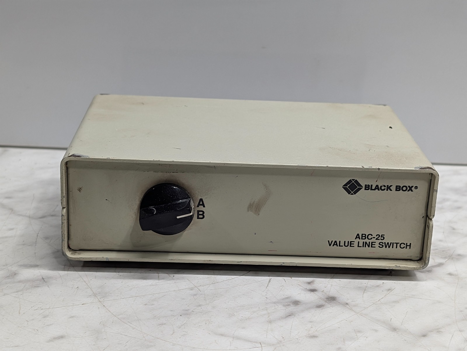 Black Box ABC-25 A/B Switch SW091A Value Line Data Line Selector Box