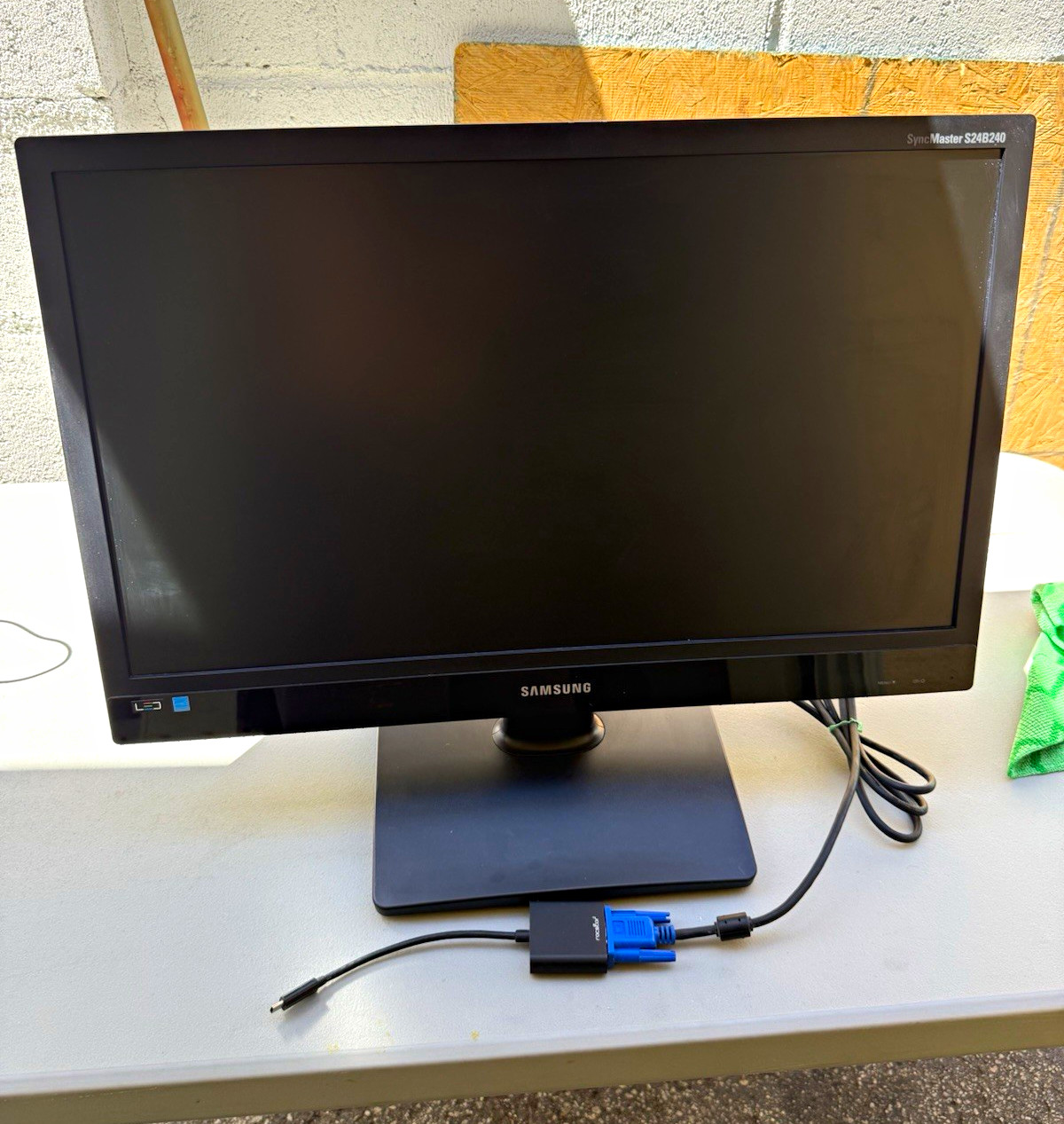 Samsung SyncMaster S24B240 24" LED Monitor 1920x1200 16:10 VGA Black, 1080p