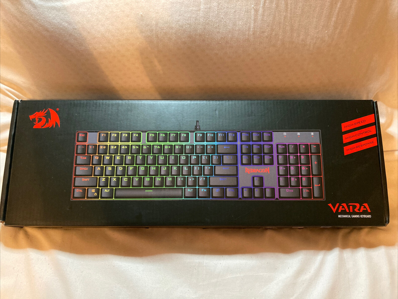 Light up LED, RGB Black gaming keyboard (VARA REDRAGON)