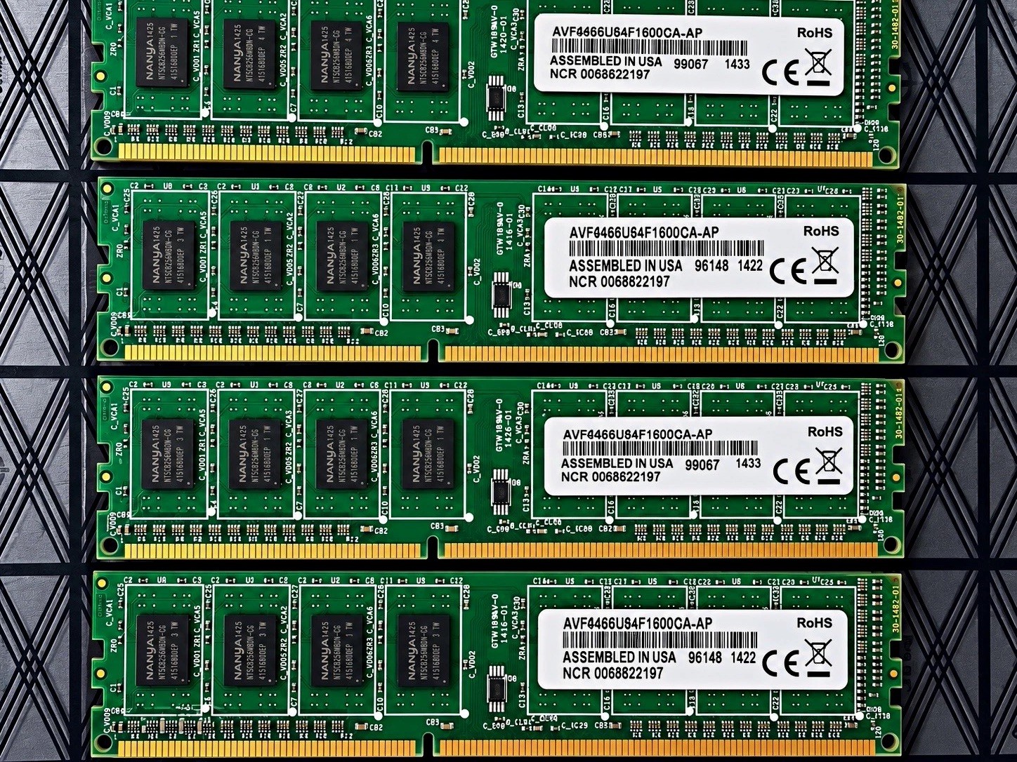 Nanya 16GB (4x4GB) DDR3-1600 PC3-12800 240-Pin DIMM Non-ECC AVF646GU54F1600C-AF