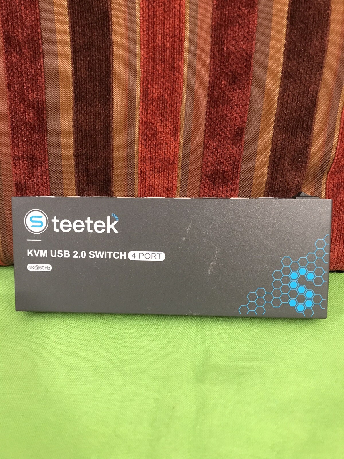 Steetek KVM USB 2.0 Switch 4-Port 4k@60Hz STK-S7412H-U2
