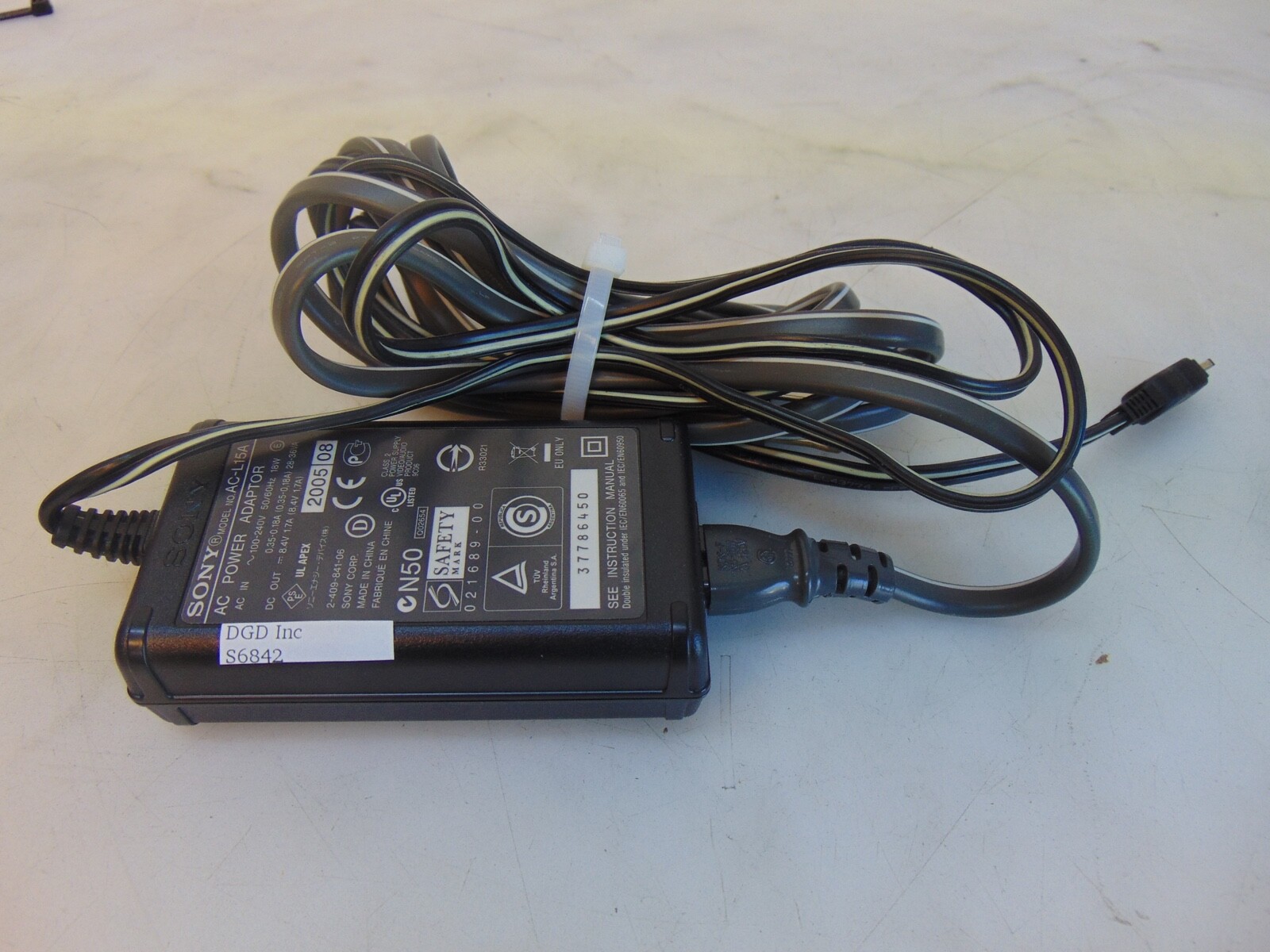Sony AC-L15A Power Supply AC100-240V - DC8.4V-1.7A - S6842