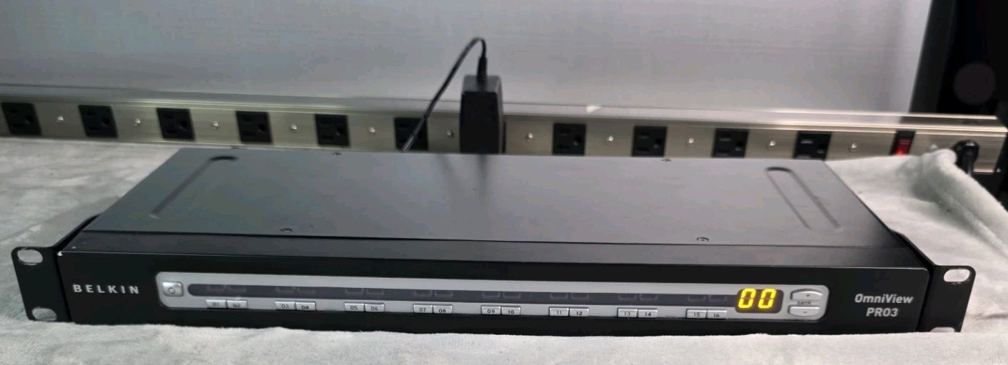 Belkin OmniView PRO3 F1DA116Z 16-Port USB PS/2 KVM Switch 1U Tested Working