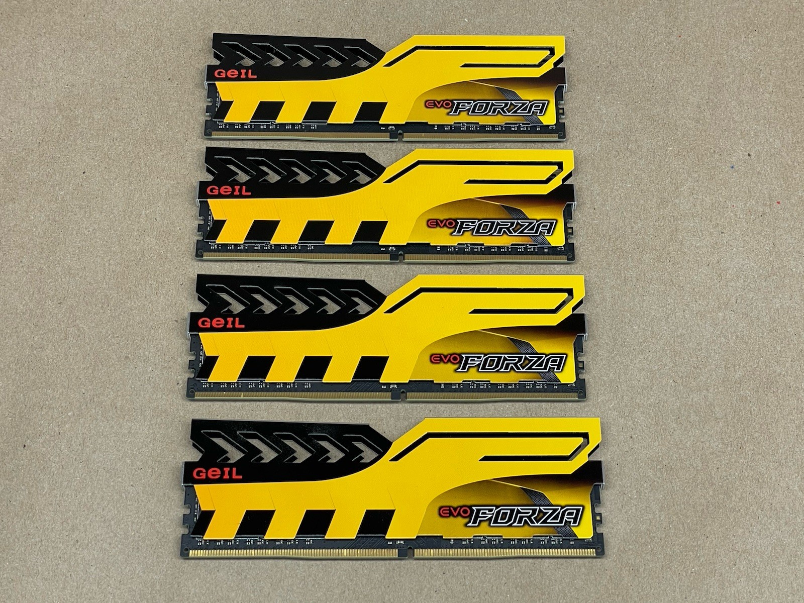GeIL EVO Forza 32GB (4x8GB) RAM DDR4 2400MHz CL16 GFY416GB2400C16DC