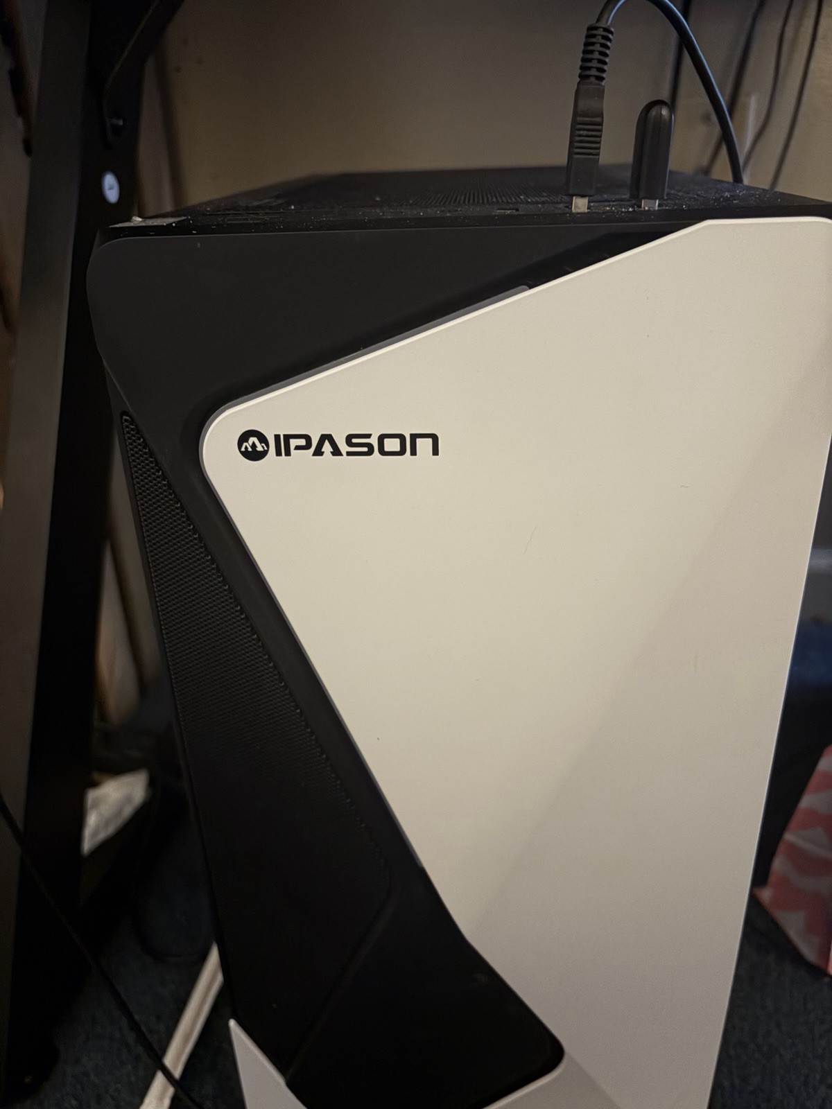 IPASON Gaming Desktop Tower Computer RGB Lighting RGB Fans White Black