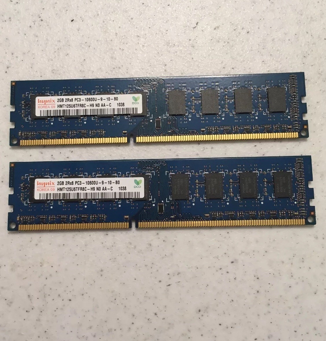 HYnix Korea 09 2GB 2Rx8-10600U-9-10-B0 memory stick.