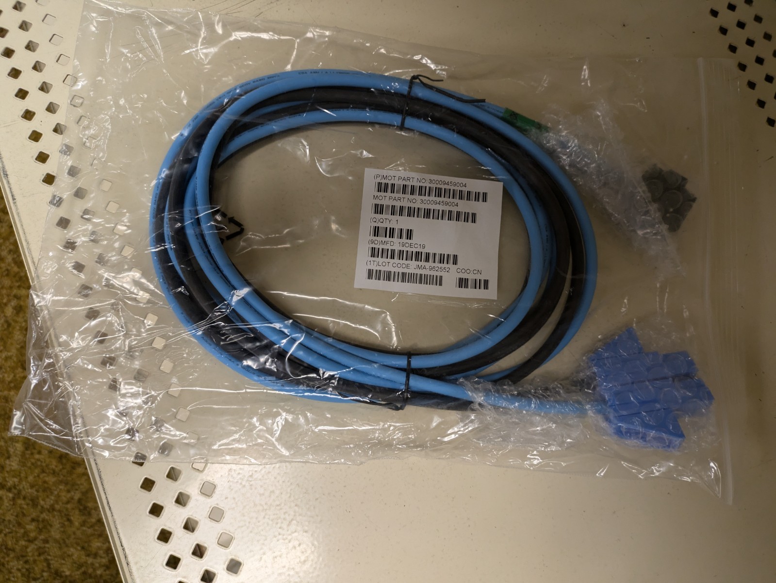 MOTOROLA SOLUTIONS CABLE 30009459004 BLUE/BLACK 
