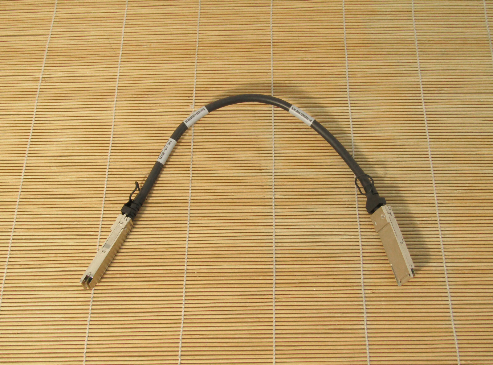 NetApp X6557-R6 External SAS Cable 0.5M QSFP X6557A P/N 112-00176