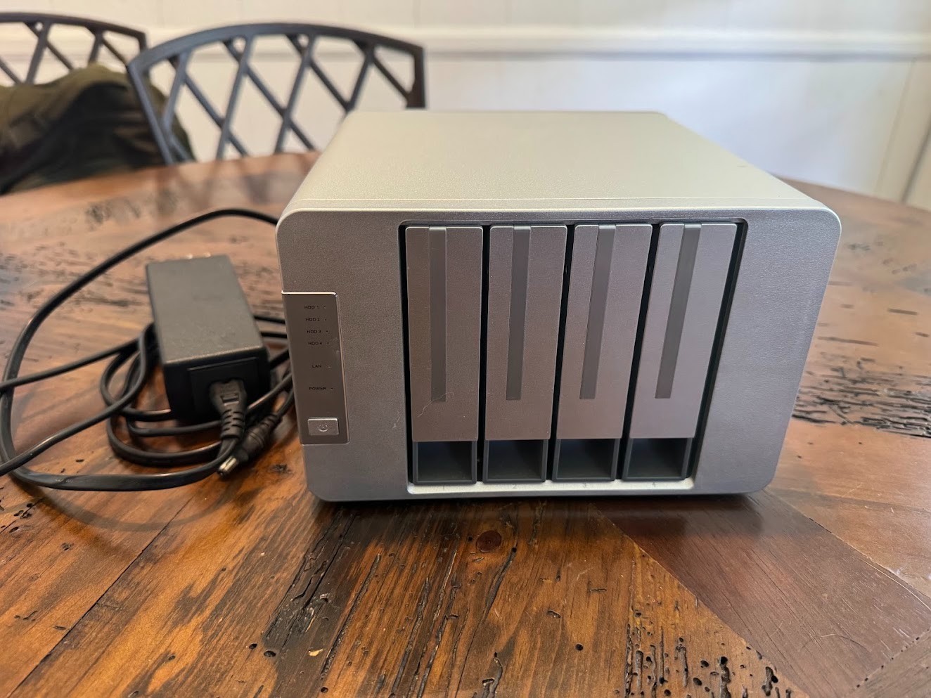 TERRAMASTER F4-210 4-Bay NAS 1GB RAM Quad Core with 4 Seagate Skyhawk 8TB disks