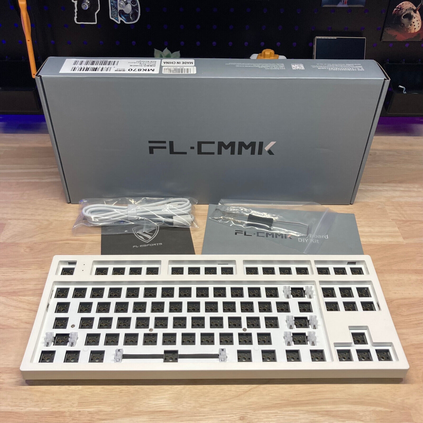 *FLesports MK870 Barebones TKL Mechanical Keyboard - RGB - Hot Swap - White*
