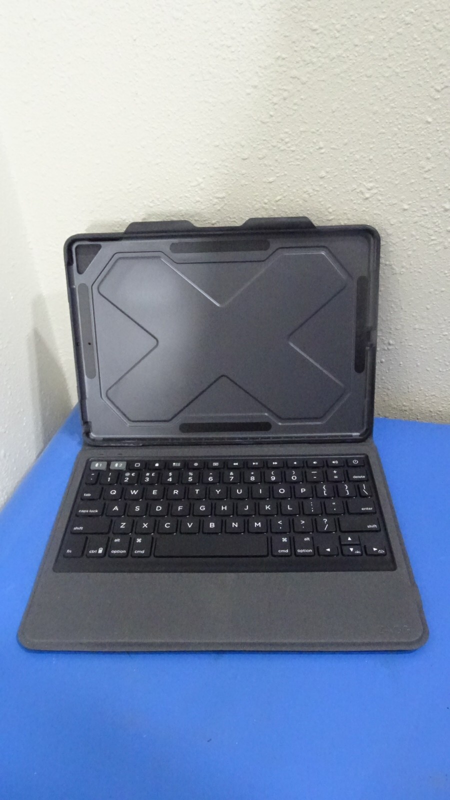 Zagg QTG-ZKSM28M Keyboard Case for Ipad Air 2