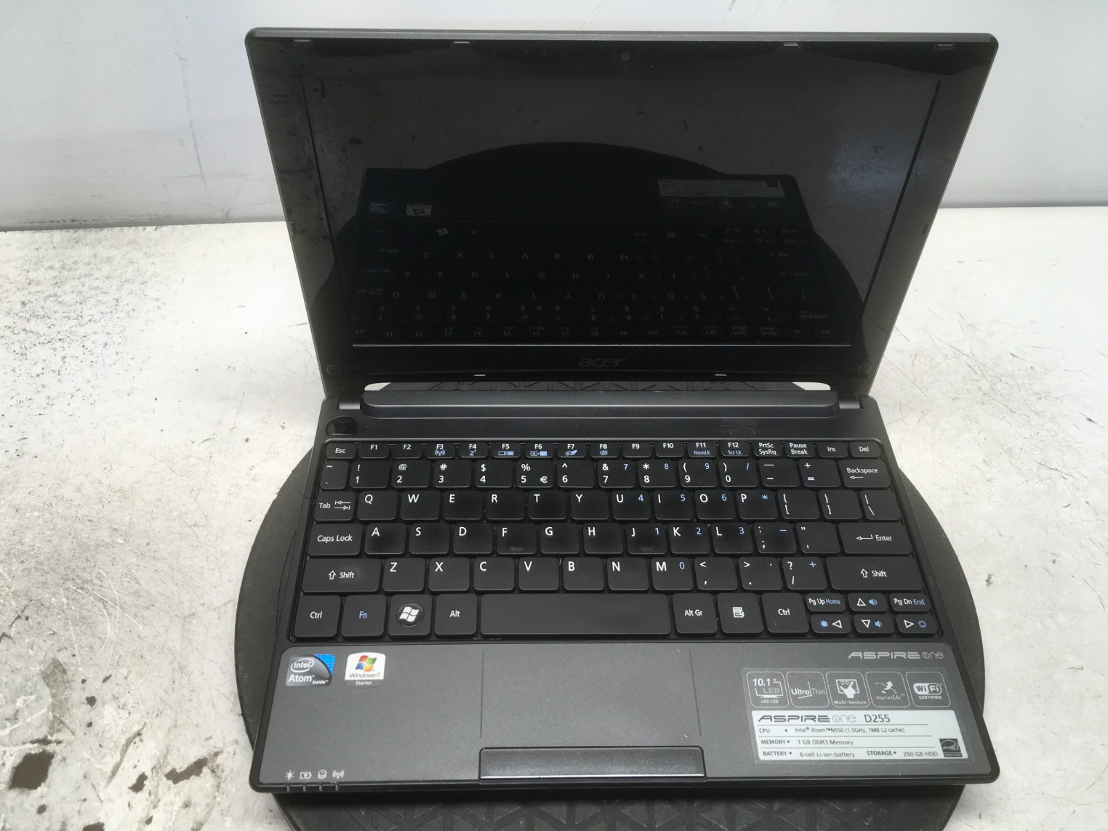 Acer Aspire One D255 Intel Atom N550 1.5GHz 1 GB NO HDD No Batt