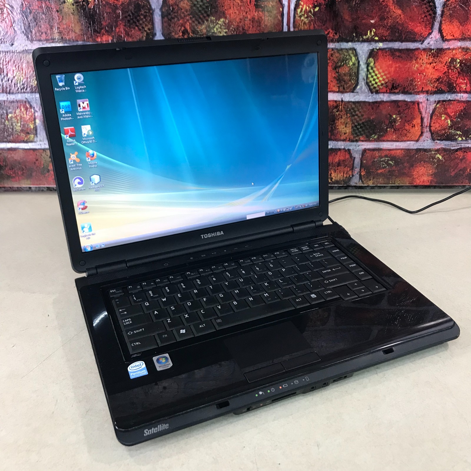 Toshiba Satellite Retro Gaming Laptop Pentium D 2.00GHz 3GB RAM (Windows Vista)