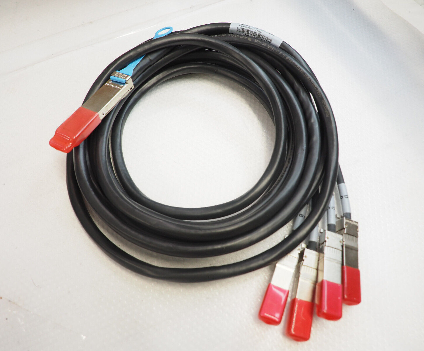 AMPHENOL SF-QSFP4SFPPS-005 582410003 QSFP to 4 SFP+ Splitter 5m 16.4ft Cable